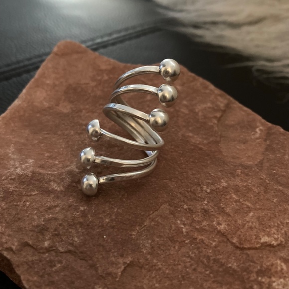 .925 Large Sterling Silver ring - Picture 2 of 13